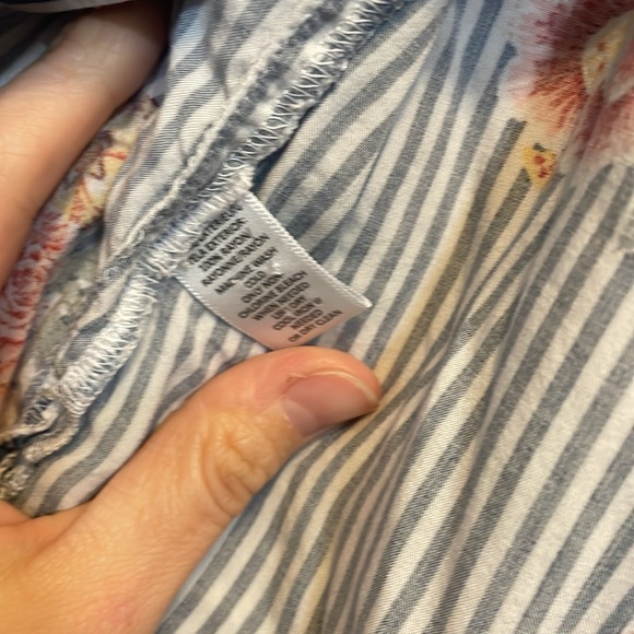 Loft button down floral - Picture 3 of 3